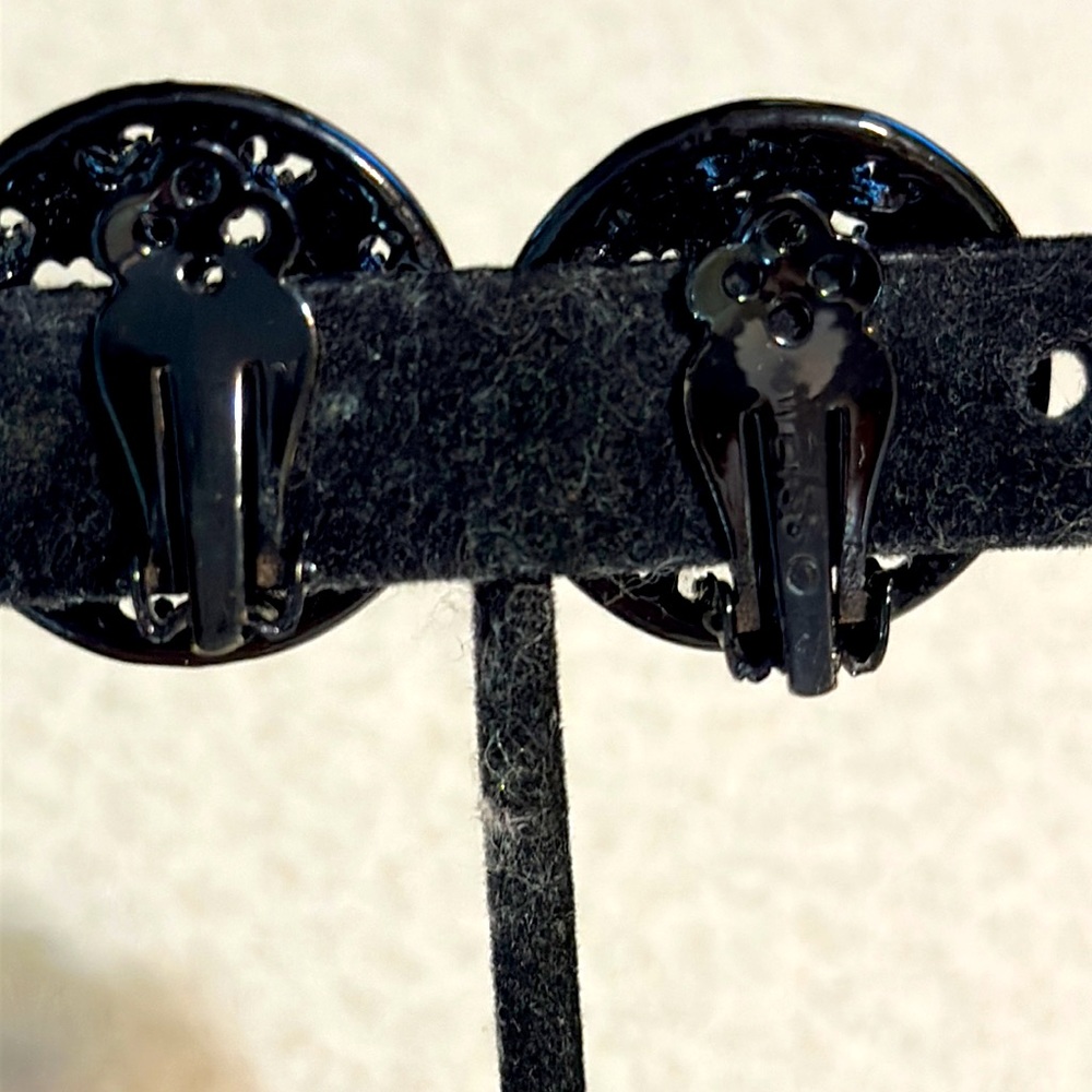 Vintage Weiss black rhinestone clip on earrings (631) - Picture 2 of 6